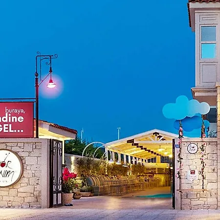 Likor Hanim Butik Alacati Otel Çeşme