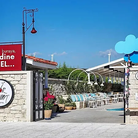 Likor Hanim Butik Alacati Hotel 4*