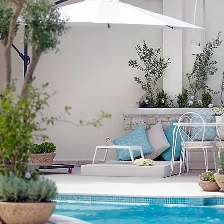 Likor Hanim Butik Alacati 4*