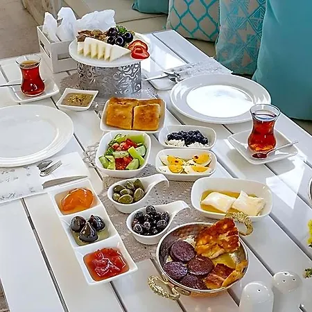 Likor Hanim Butik Alacati Hotel Cesme