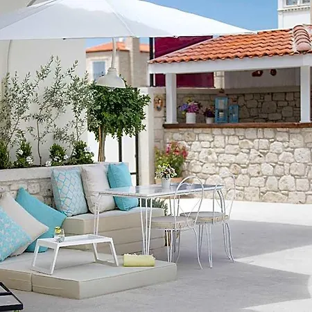 Likor Hanim Butik Alacati Cesme