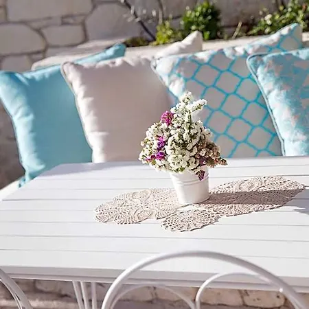 Likor Hanim Butik Alacati Hotel
